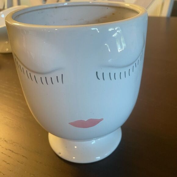 Woman Face Planter - Picture 10 of 10